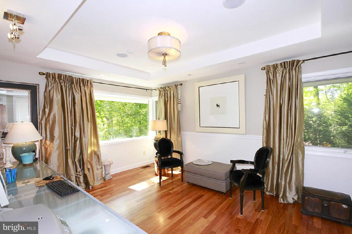 BRADLEY HILLS GROVE - Residential