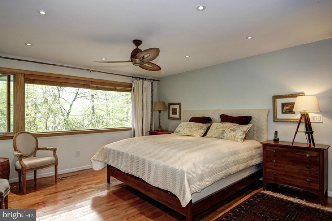 BRADLEY HILLS GROVE - Residential