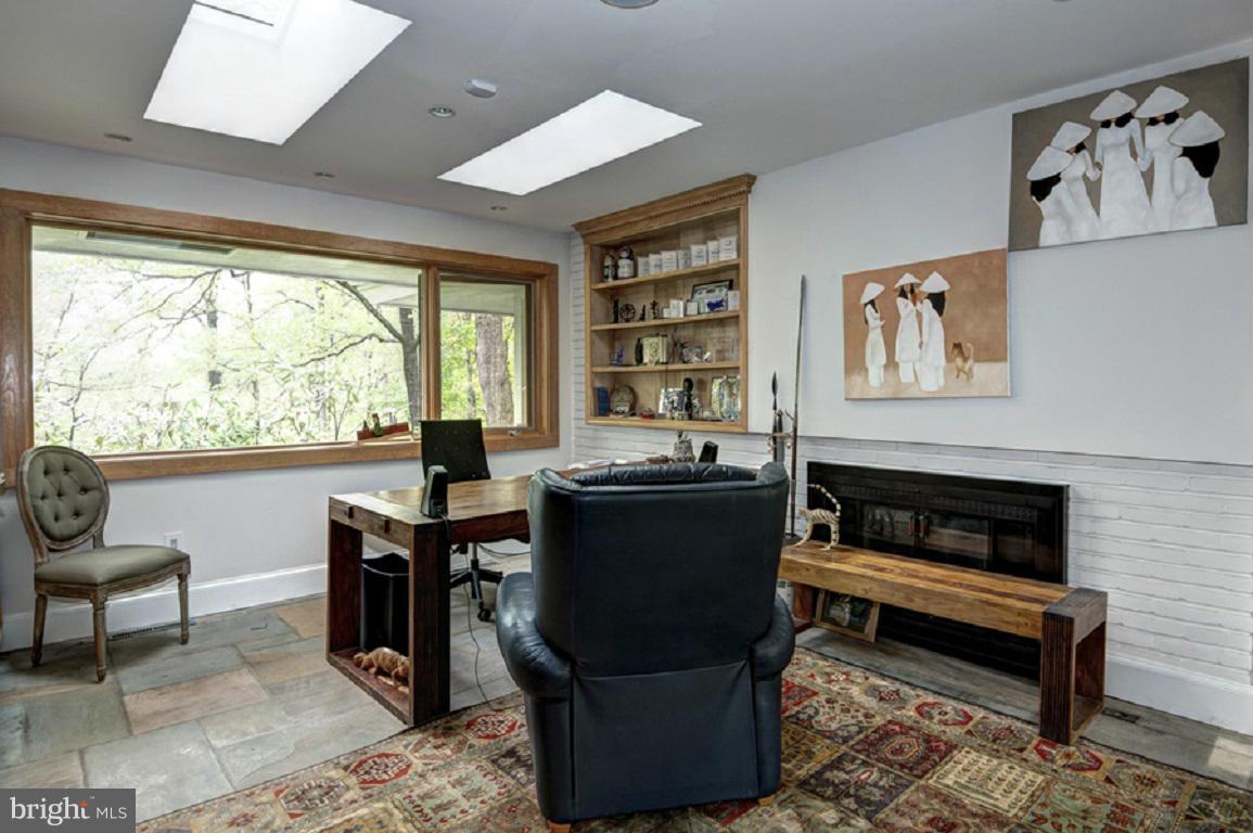 BRADLEY HILLS GROVE - Residential