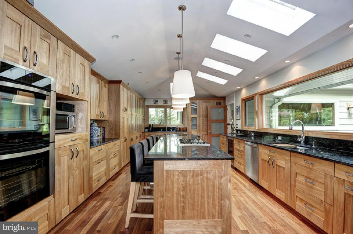 BRADLEY HILLS GROVE - Residential