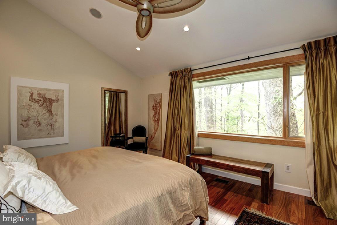 BRADLEY HILLS GROVE - Residential