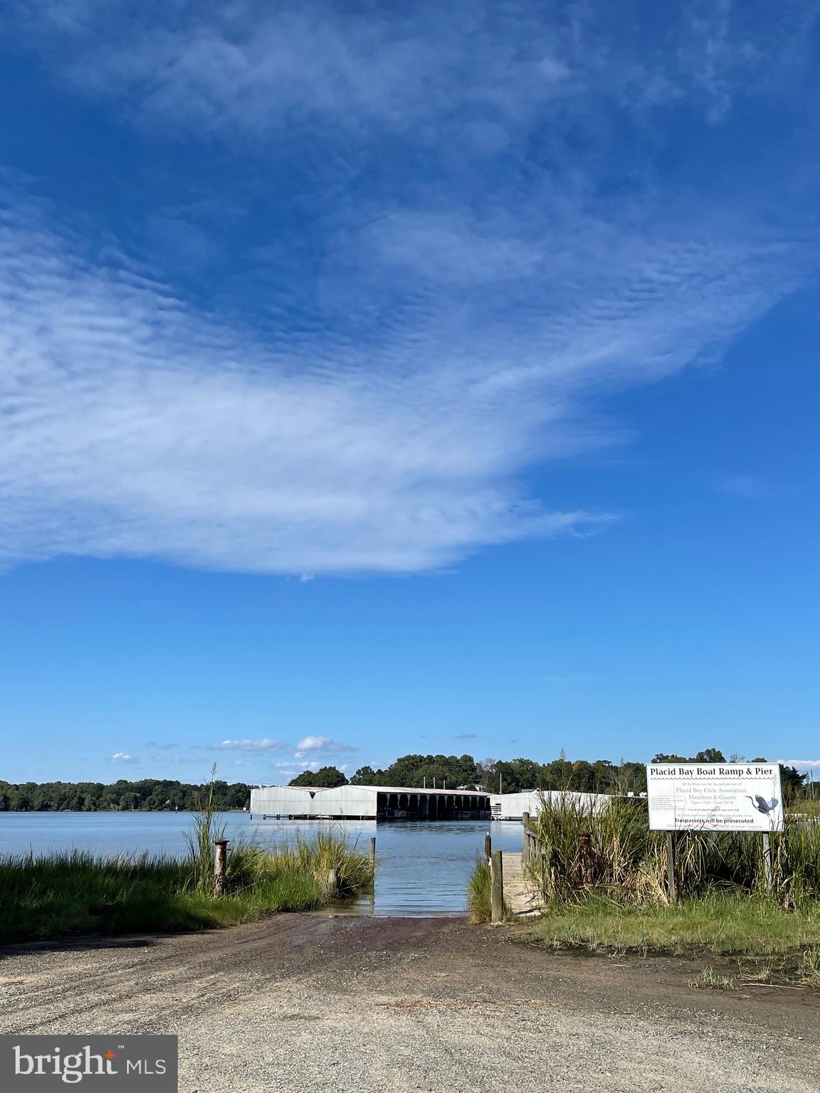 PLACID BAY - Land