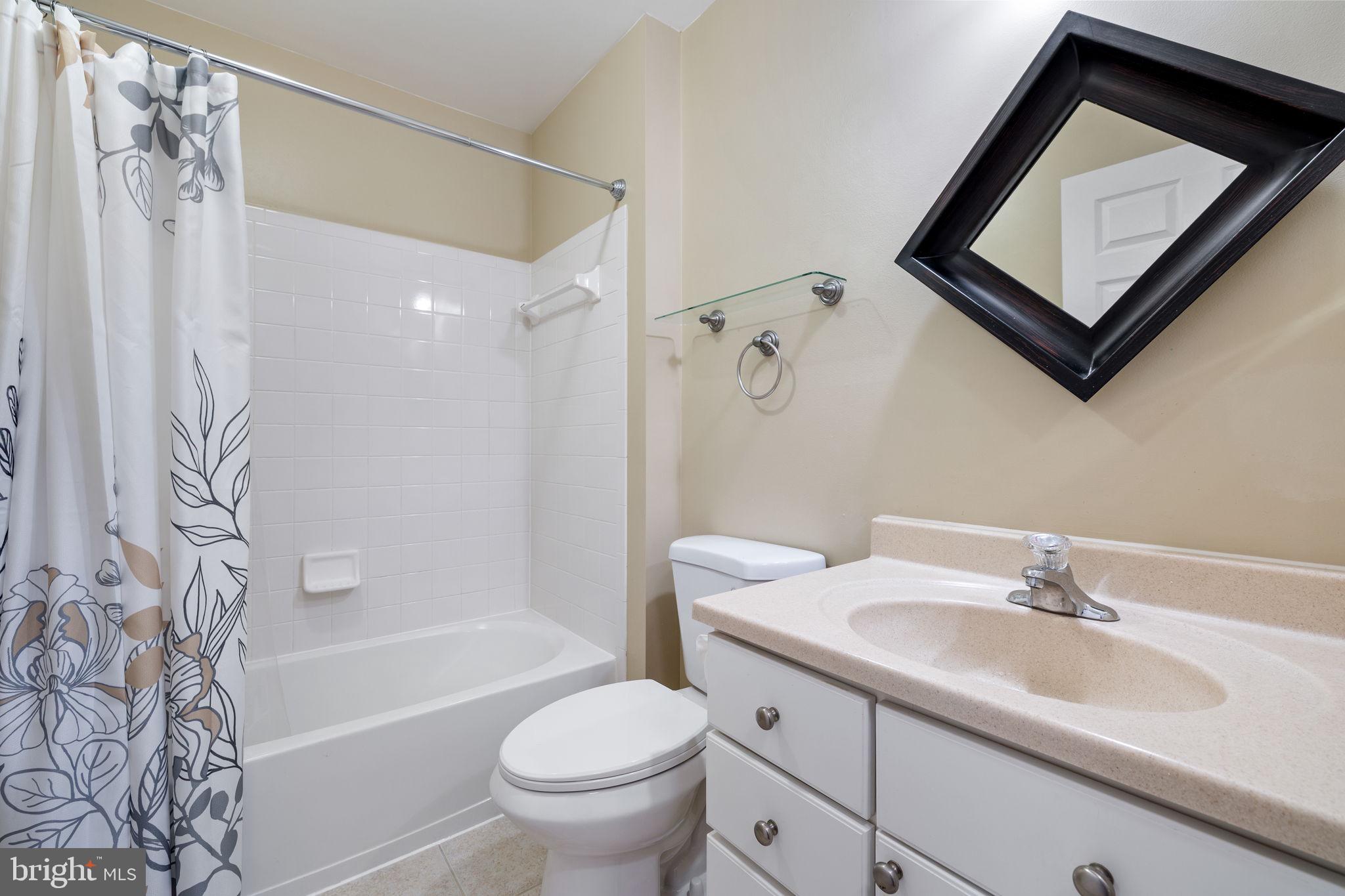 GABLES AT GUNSTON - Residential