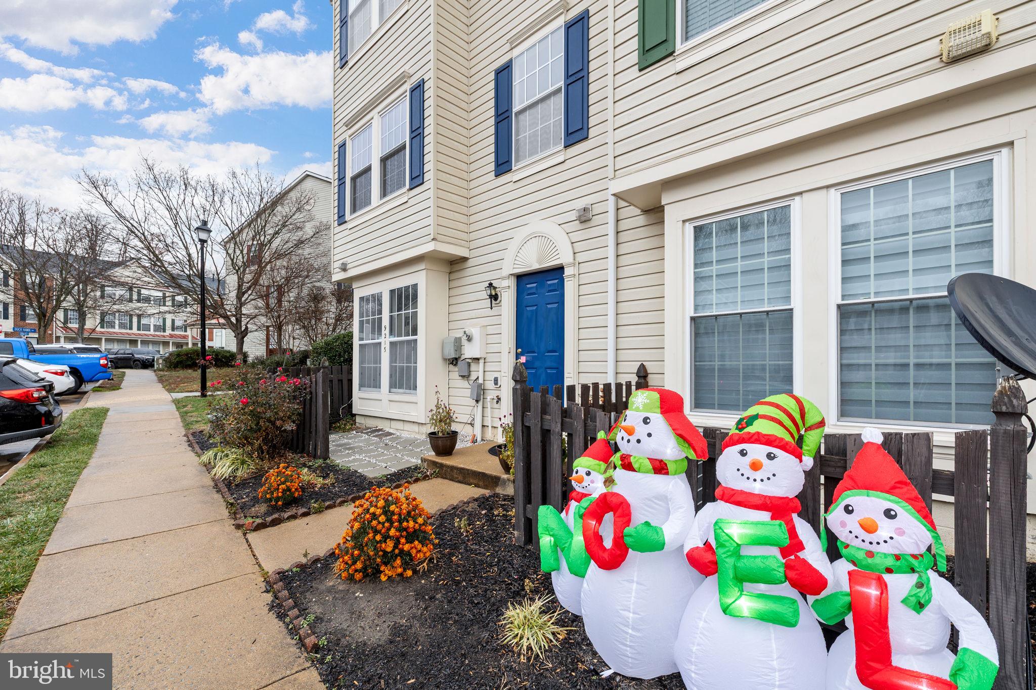 GABLES AT GUNSTON - Residential