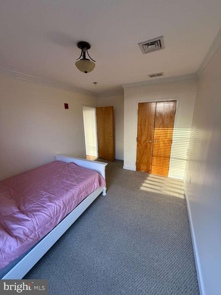 CHESTNUT HILL - Residential Lease