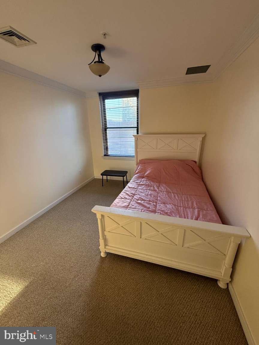 CHESTNUT HILL - Residential Lease