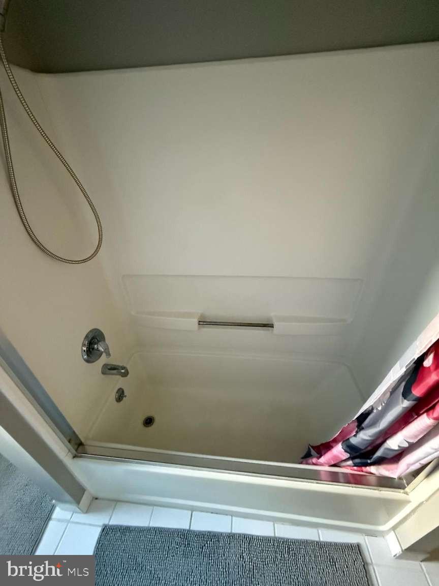 CHESTNUT HILL - Residential Lease