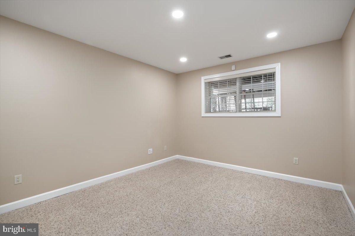 ASHBURN FARM - Residential