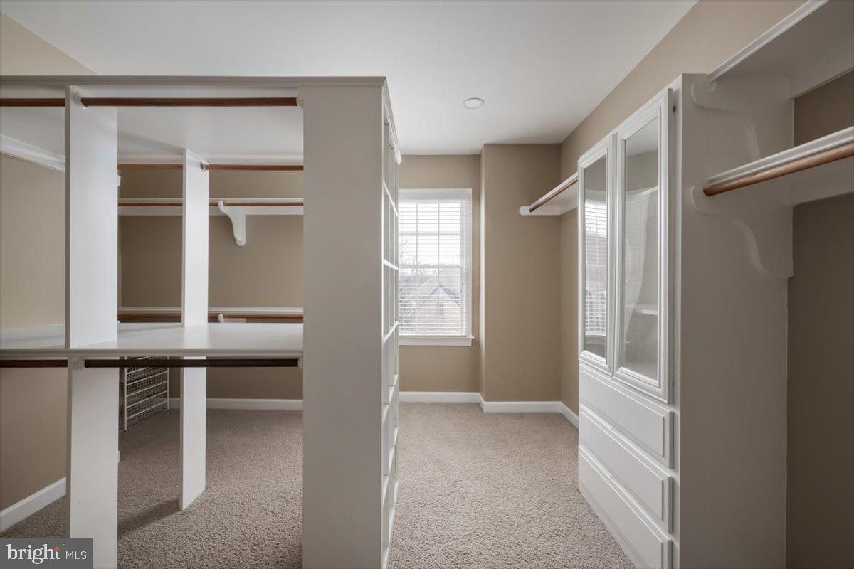 ASHBURN FARM - Residential