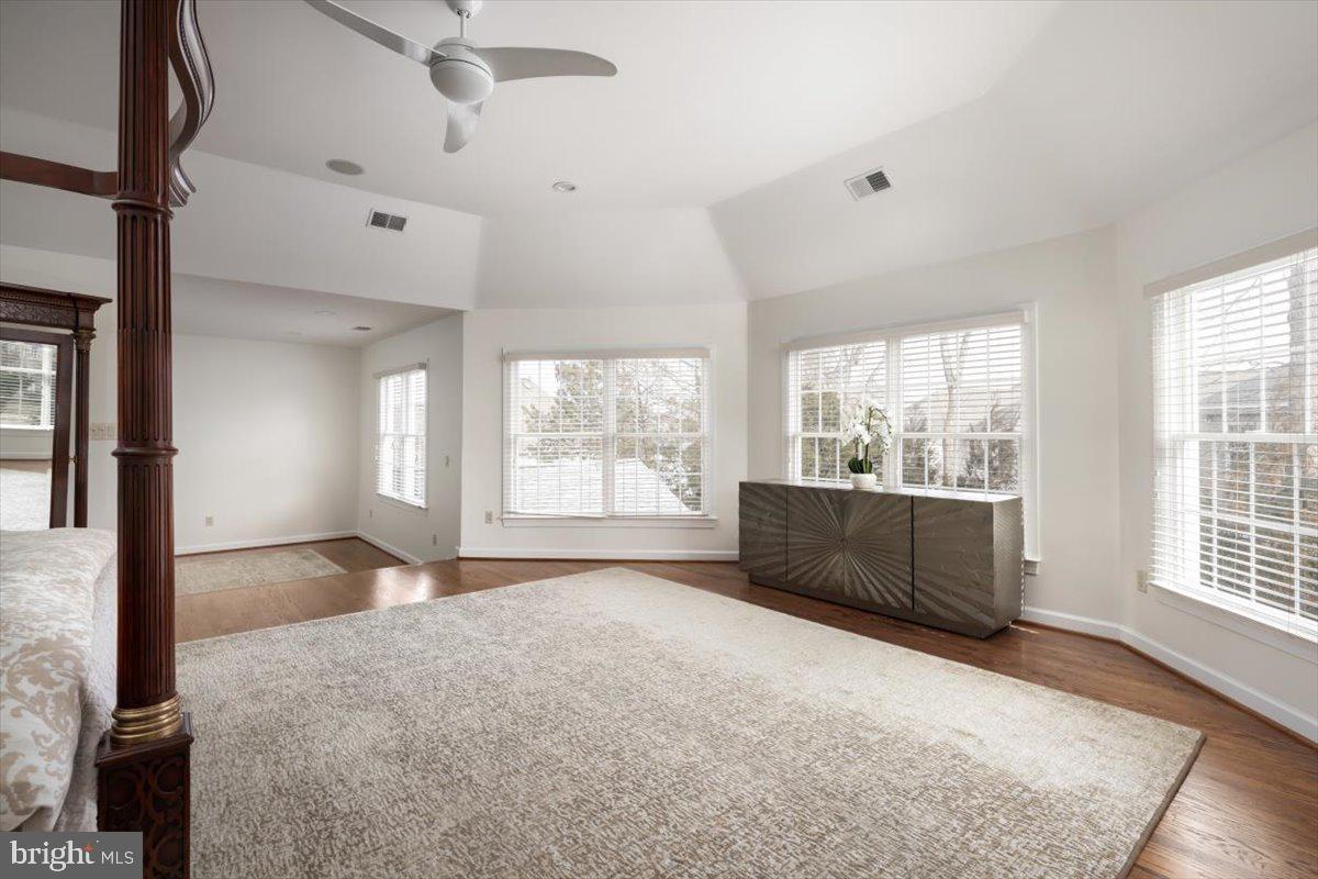 ASHBURN FARM - Residential