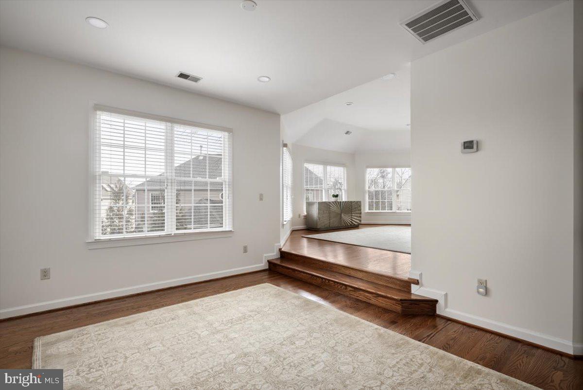 ASHBURN FARM - Residential