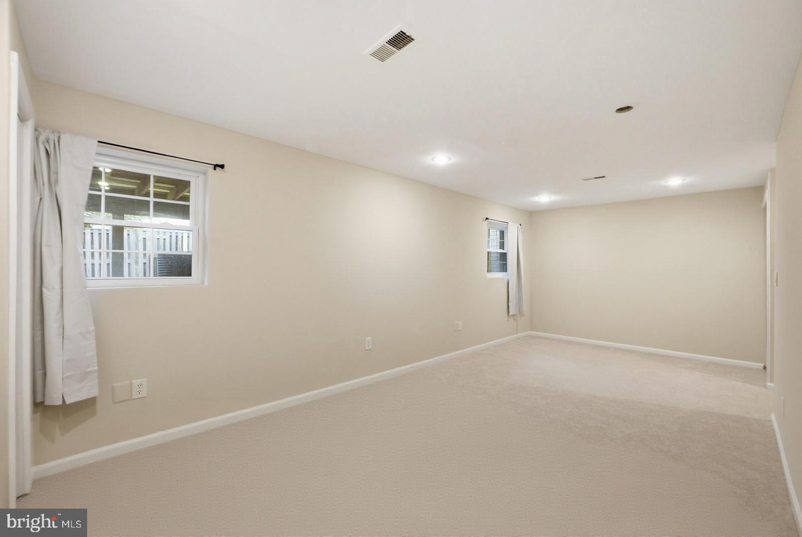 COUNTRYSIDE - Residential