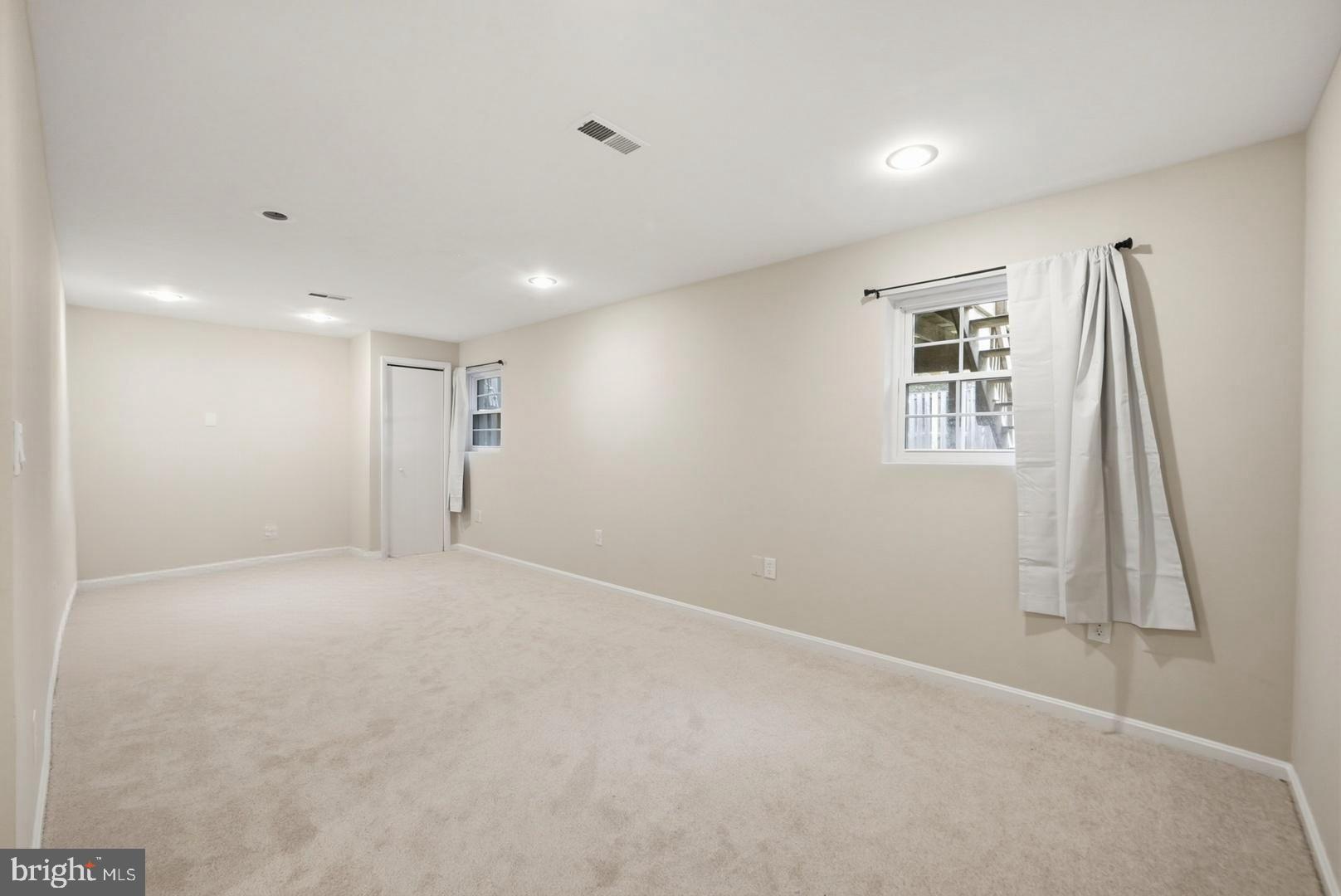 COUNTRYSIDE - Residential