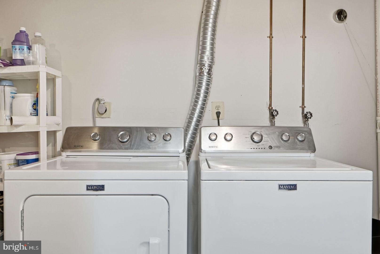 COUNTRYSIDE - Residential