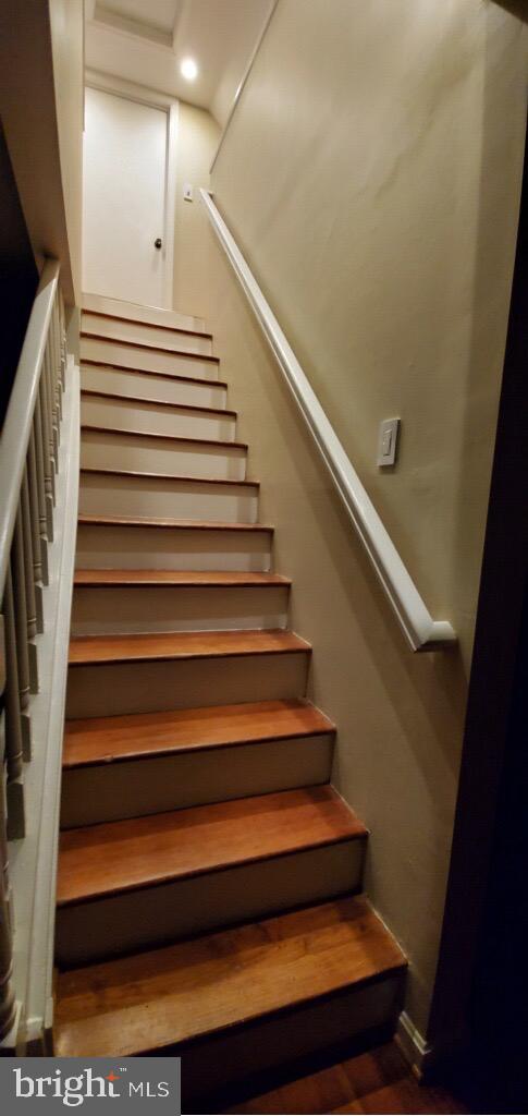 BURGUNDY VILLAGE - Residential Lease