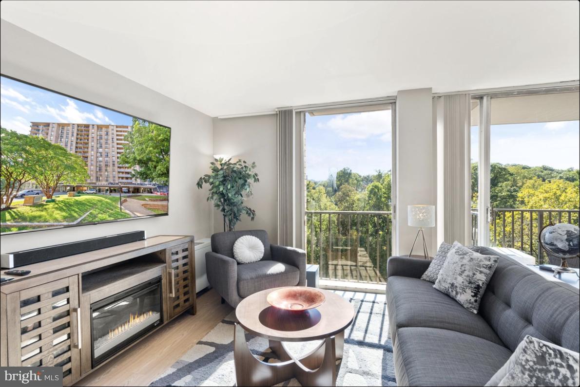 4600 S FOUR MILE RUN DRIVE 502