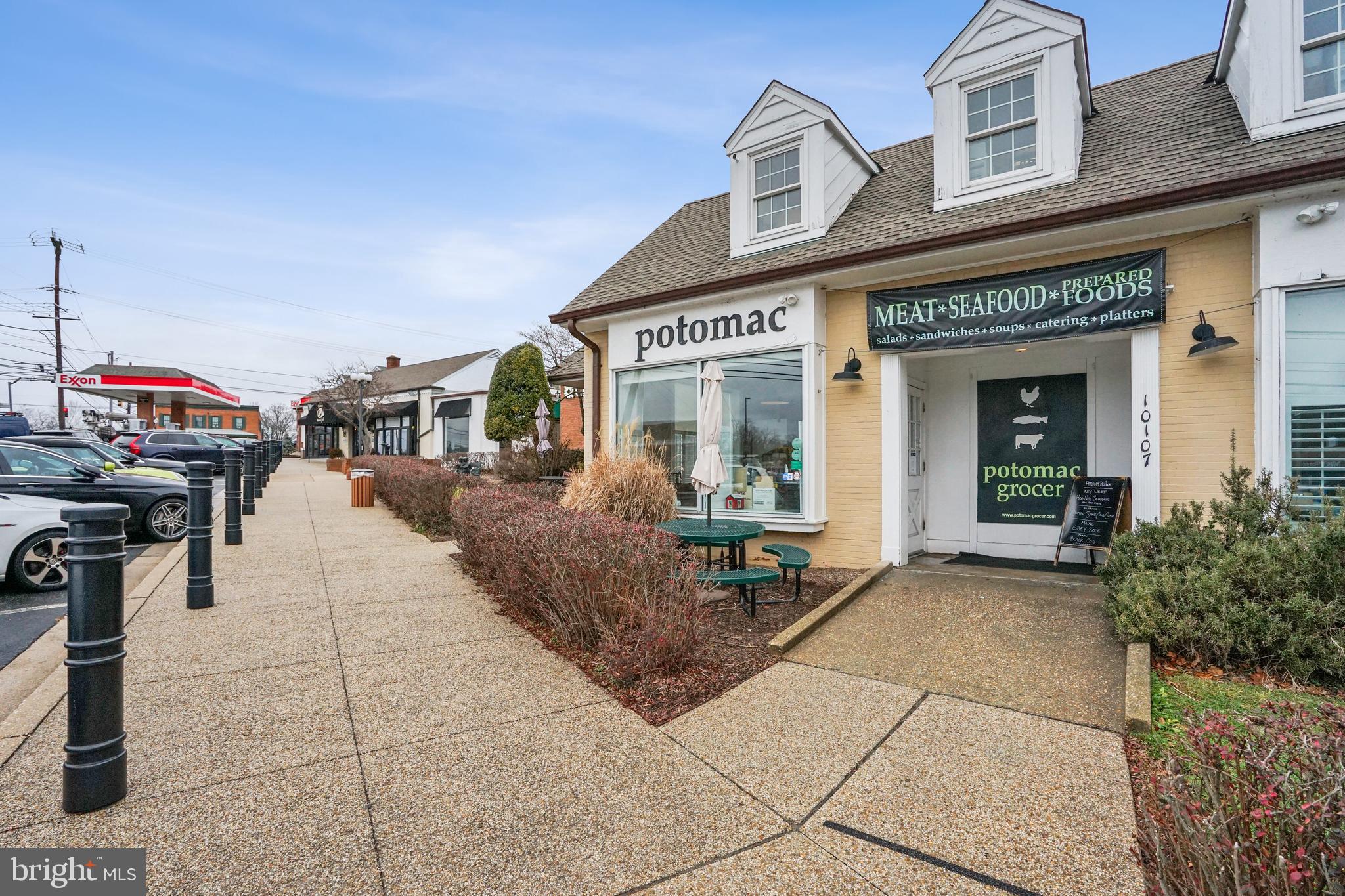 POTOMAC VILLAGE - Residential