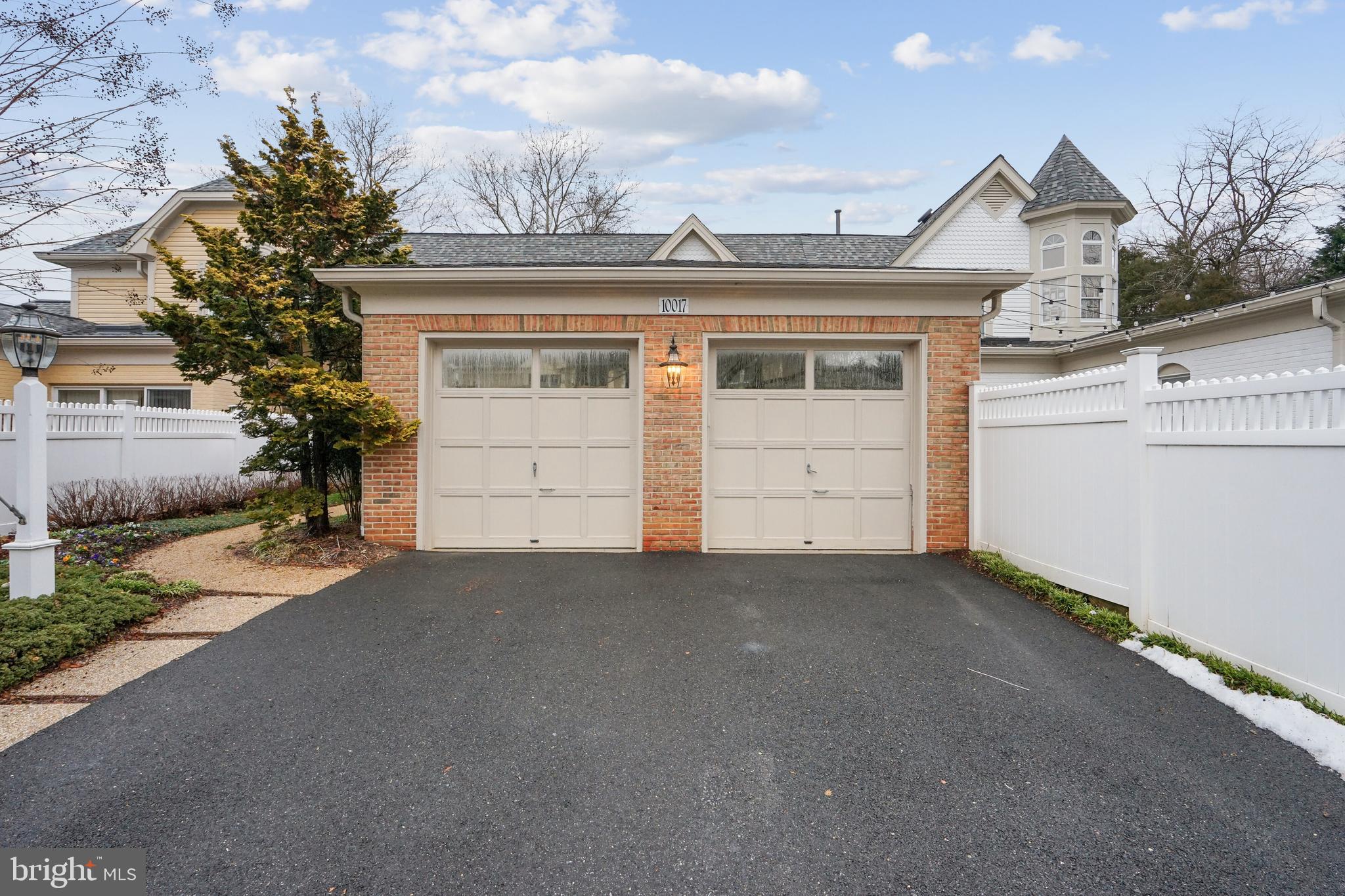 POTOMAC VILLAGE - Residential