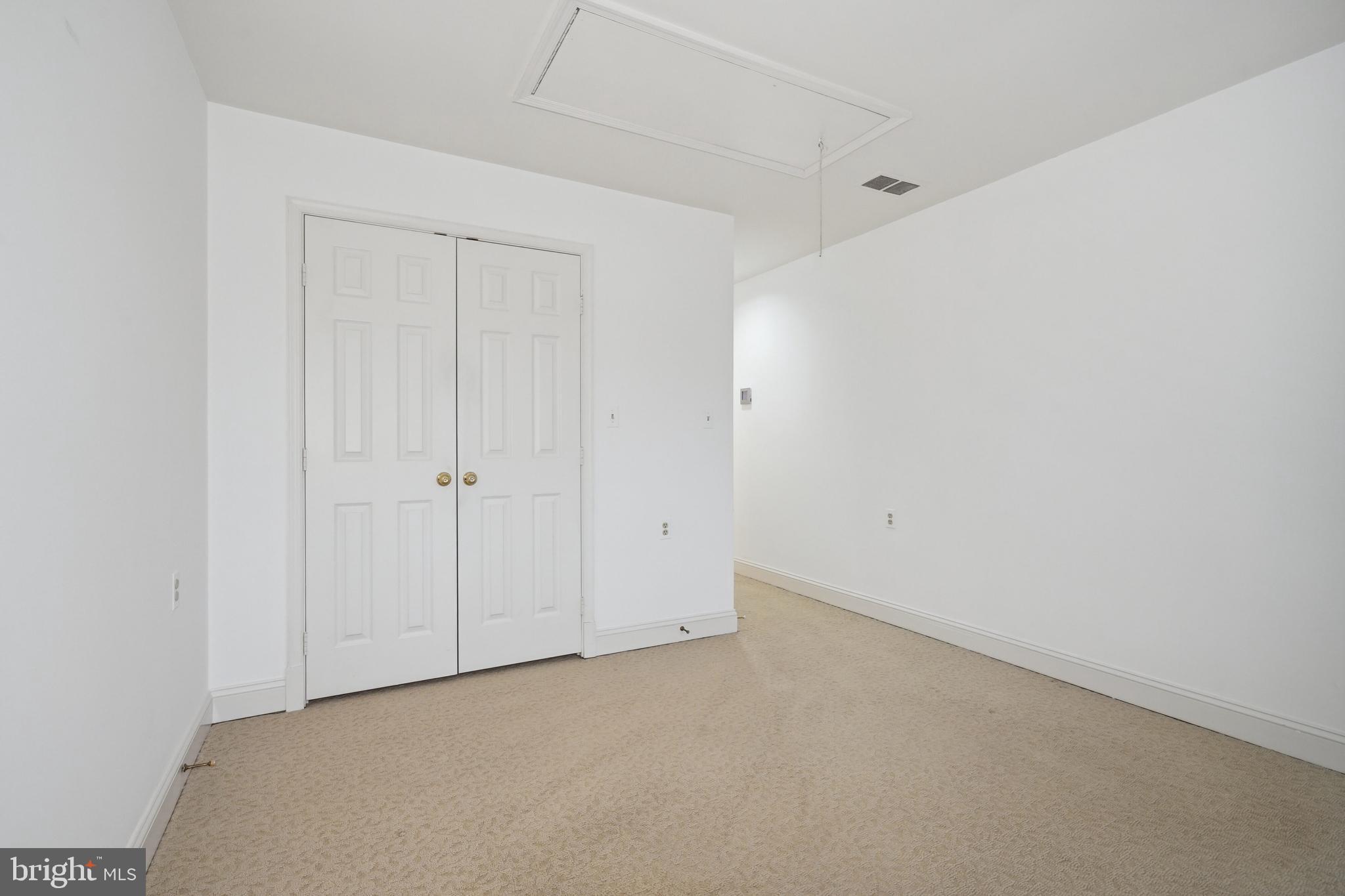 POTOMAC VILLAGE - Residential