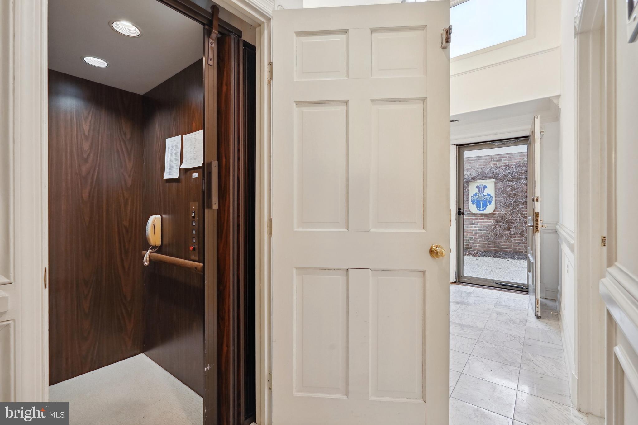 POTOMAC VILLAGE - Residential