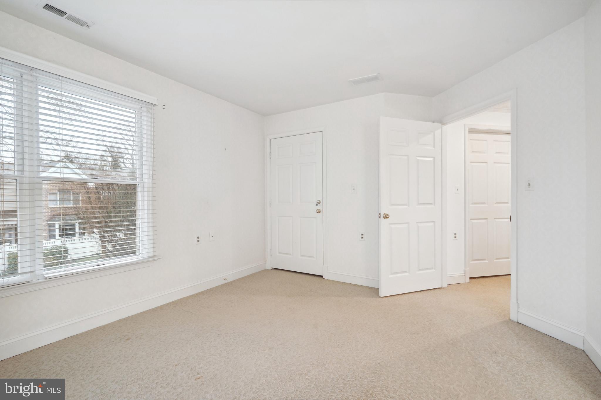 POTOMAC VILLAGE - Residential