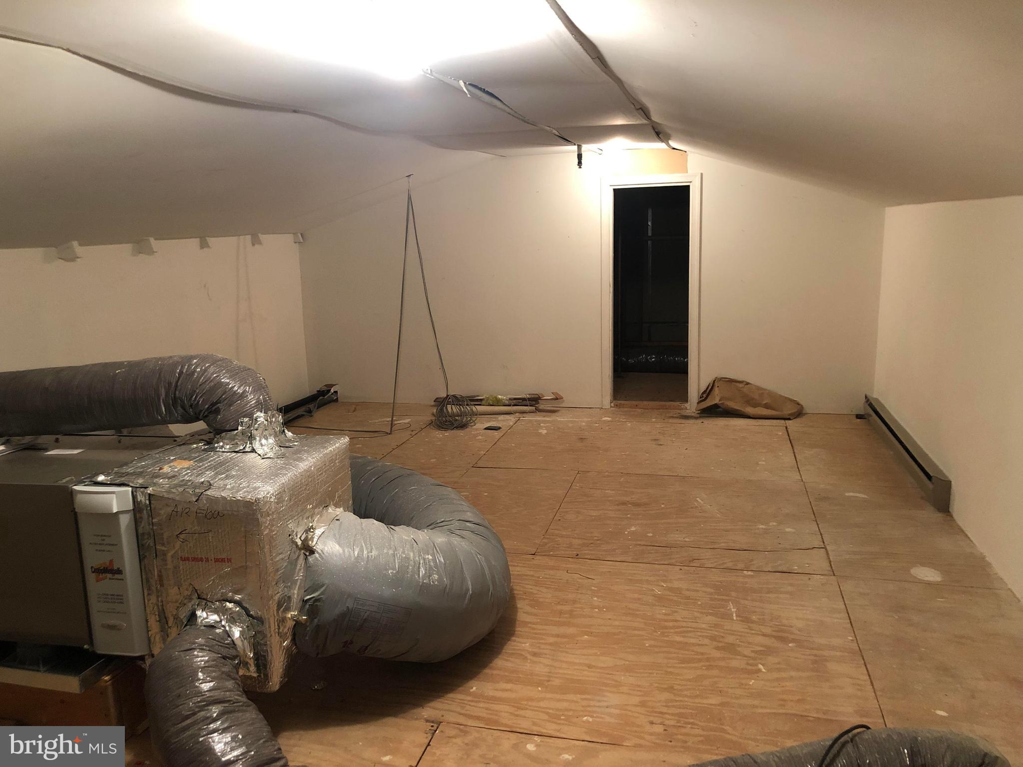 POTOMAC VILLAGE - Residential