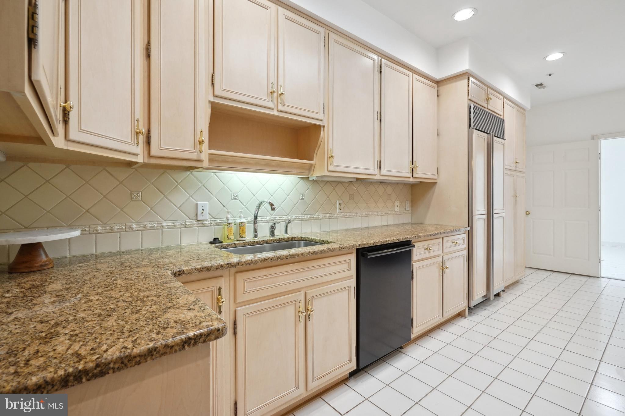 POTOMAC VILLAGE - Residential