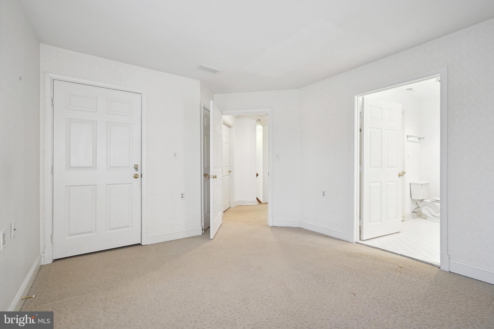 POTOMAC VILLAGE - Residential