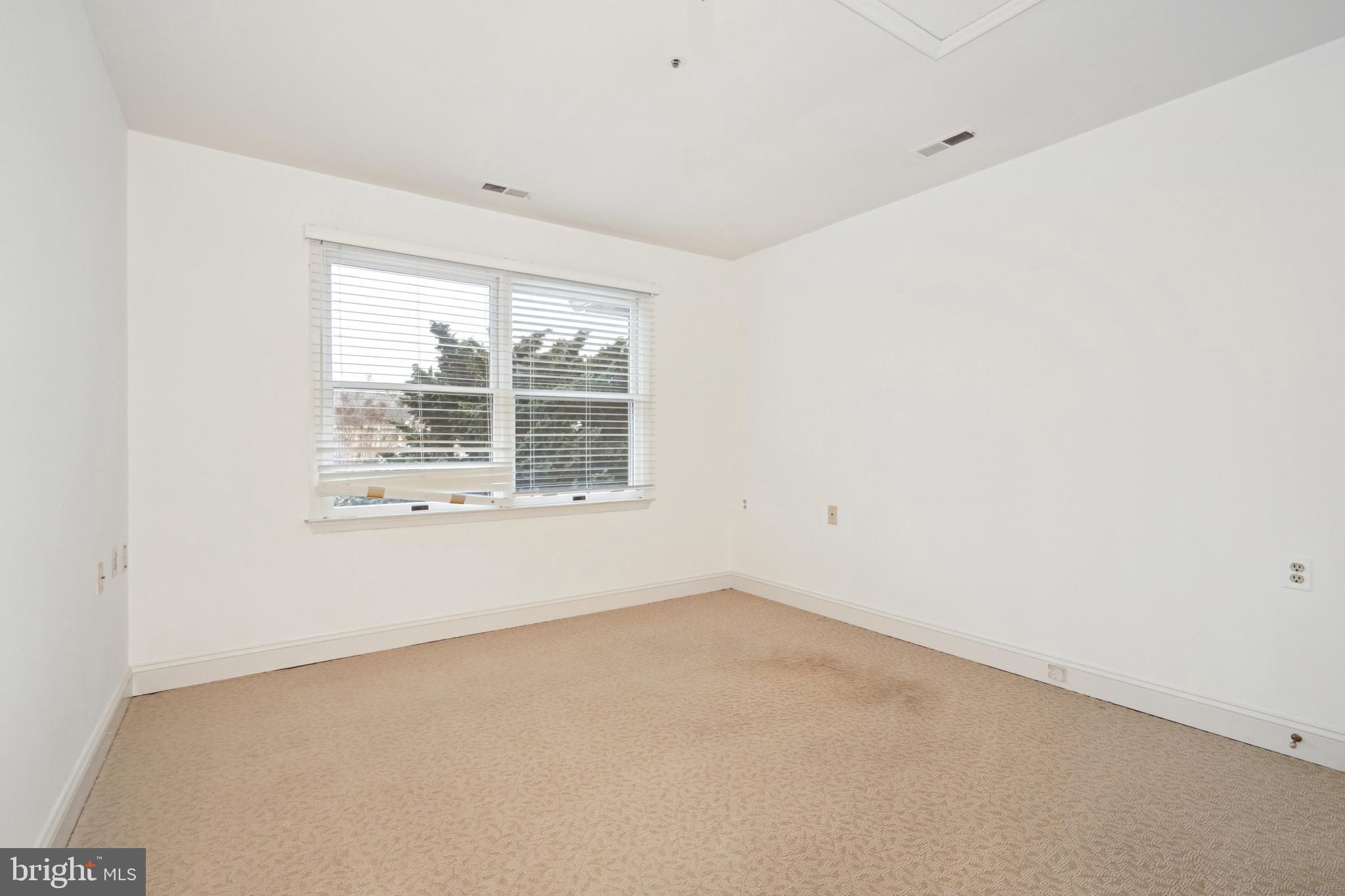 POTOMAC VILLAGE - Residential