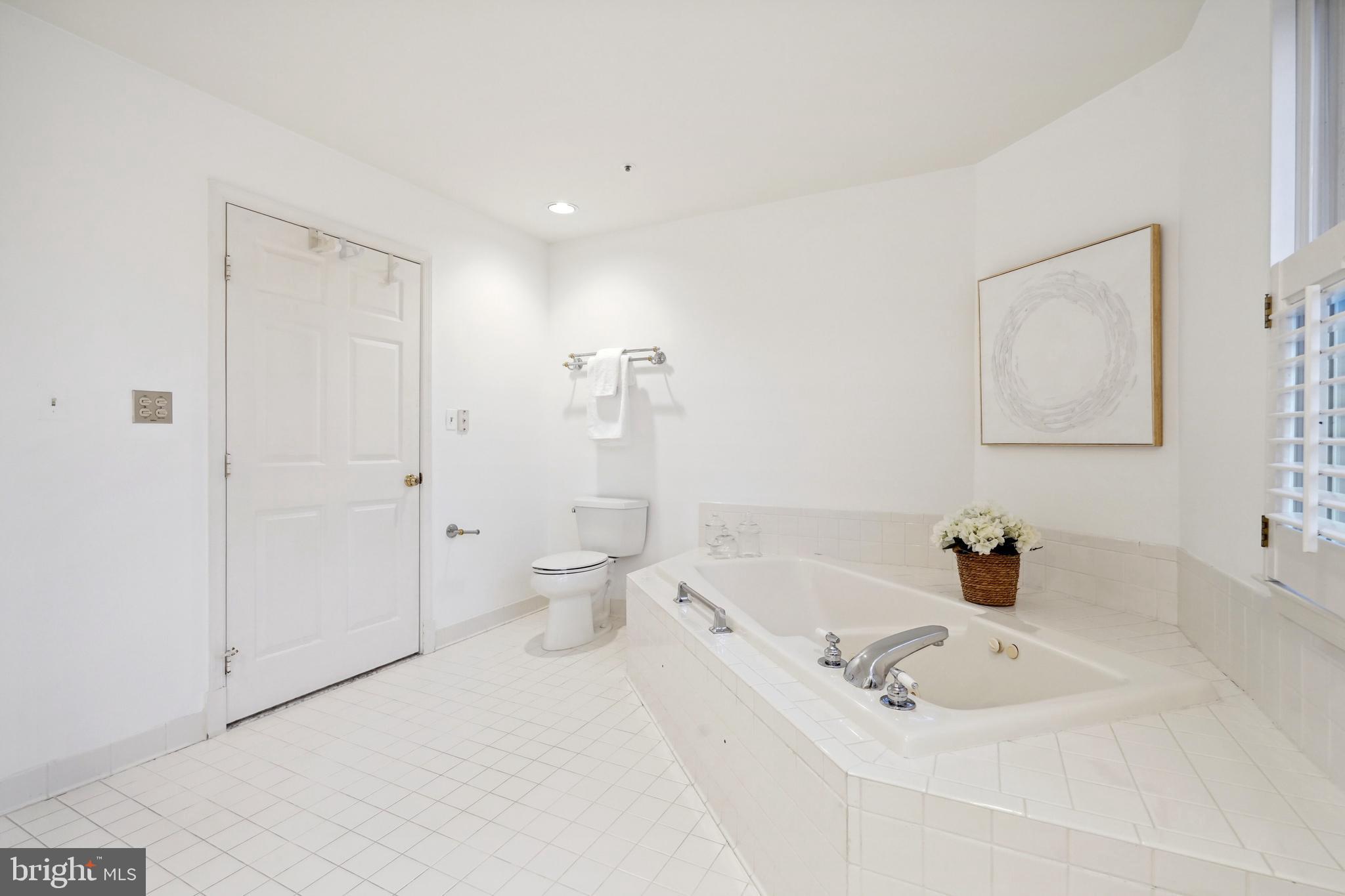 POTOMAC VILLAGE - Residential