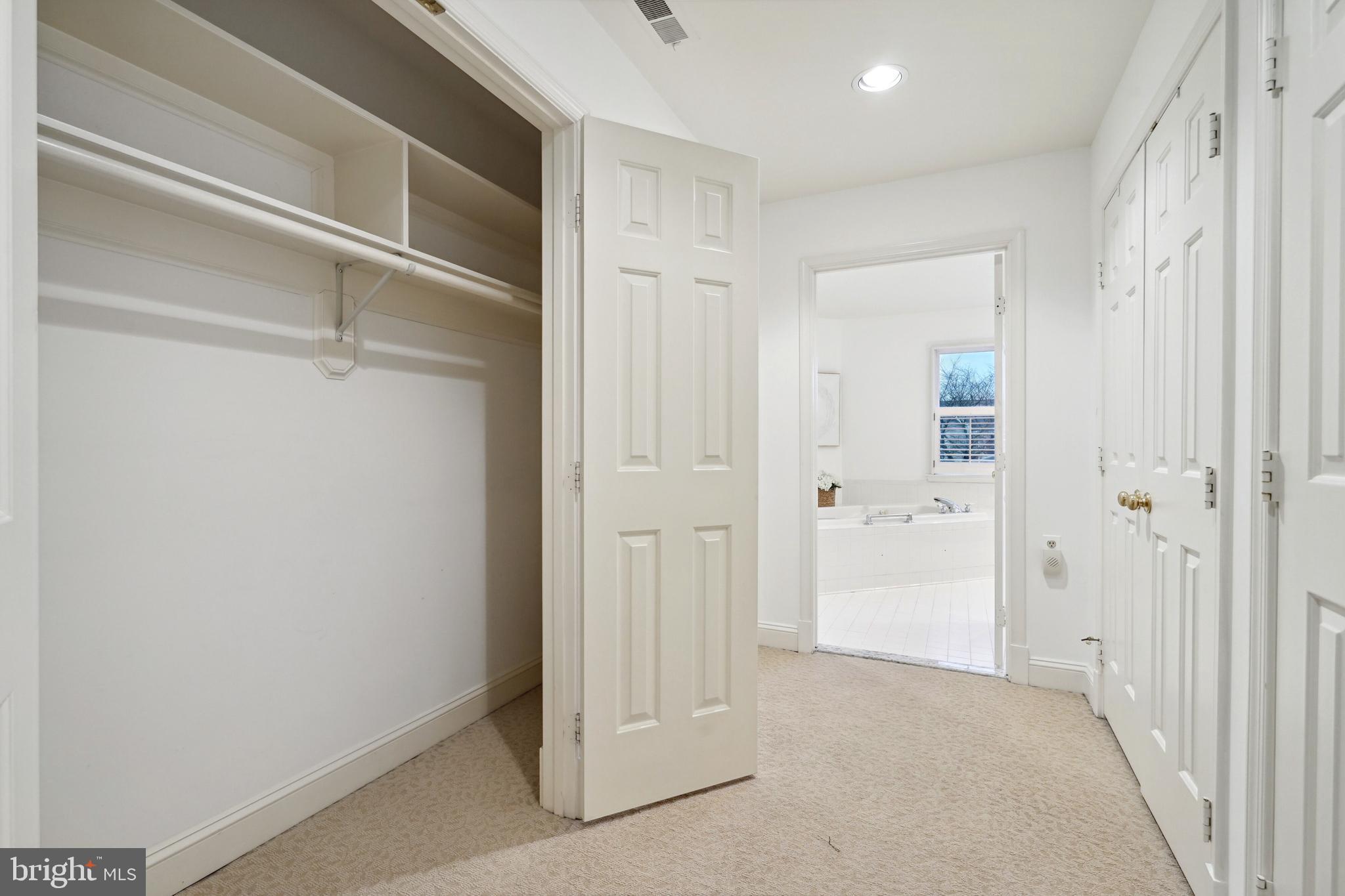 POTOMAC VILLAGE - Residential