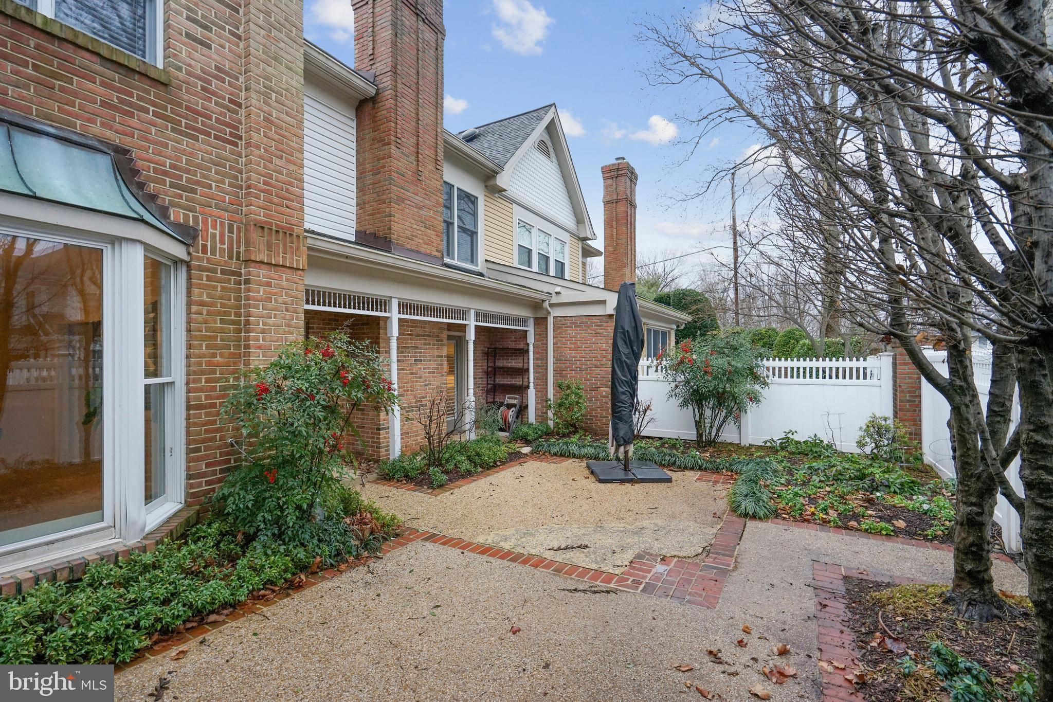 POTOMAC VILLAGE - Residential