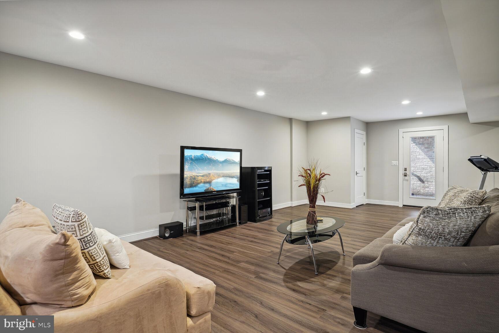 BEVERLY FARMS - Residential