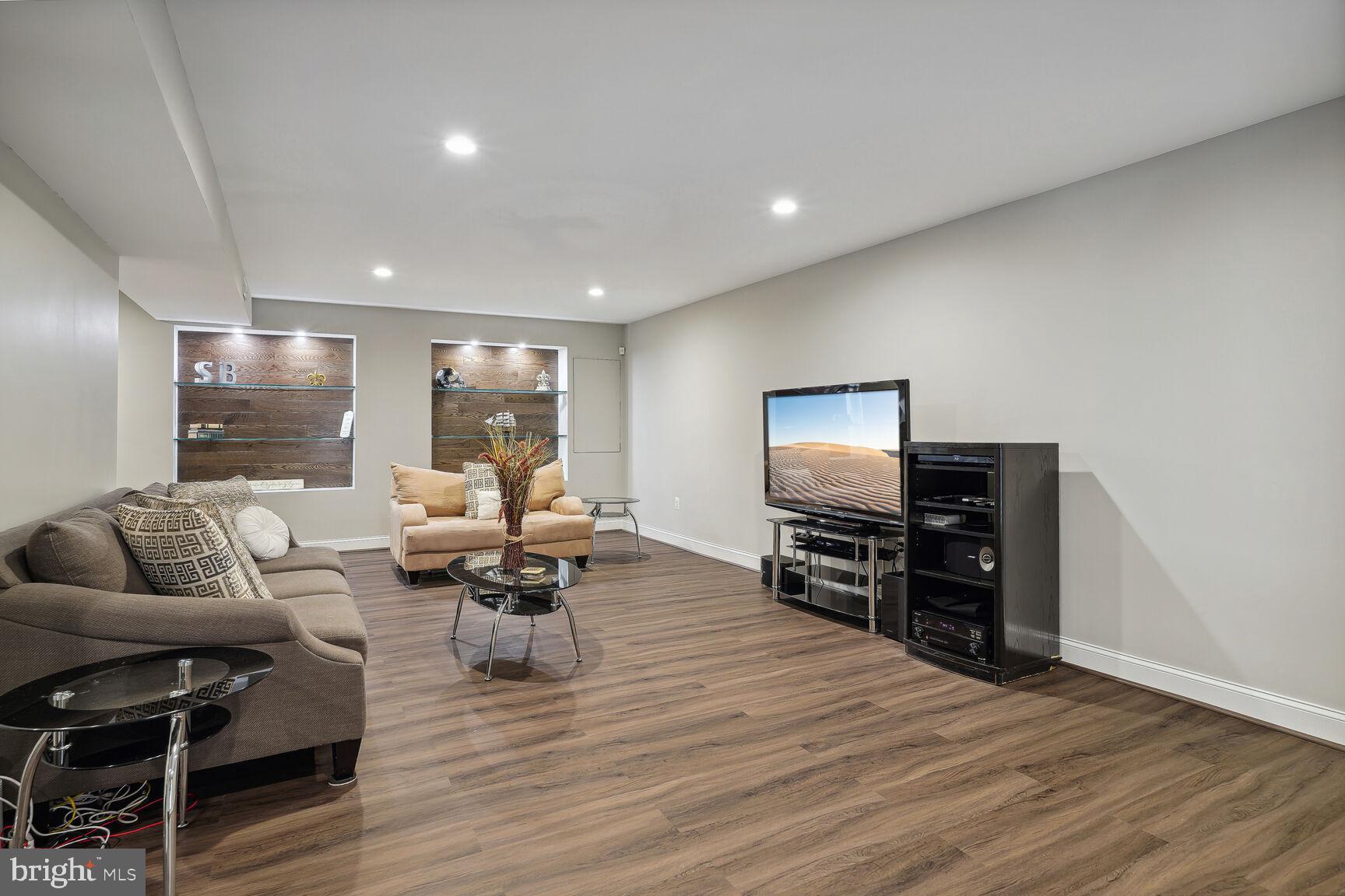 BEVERLY FARMS - Residential