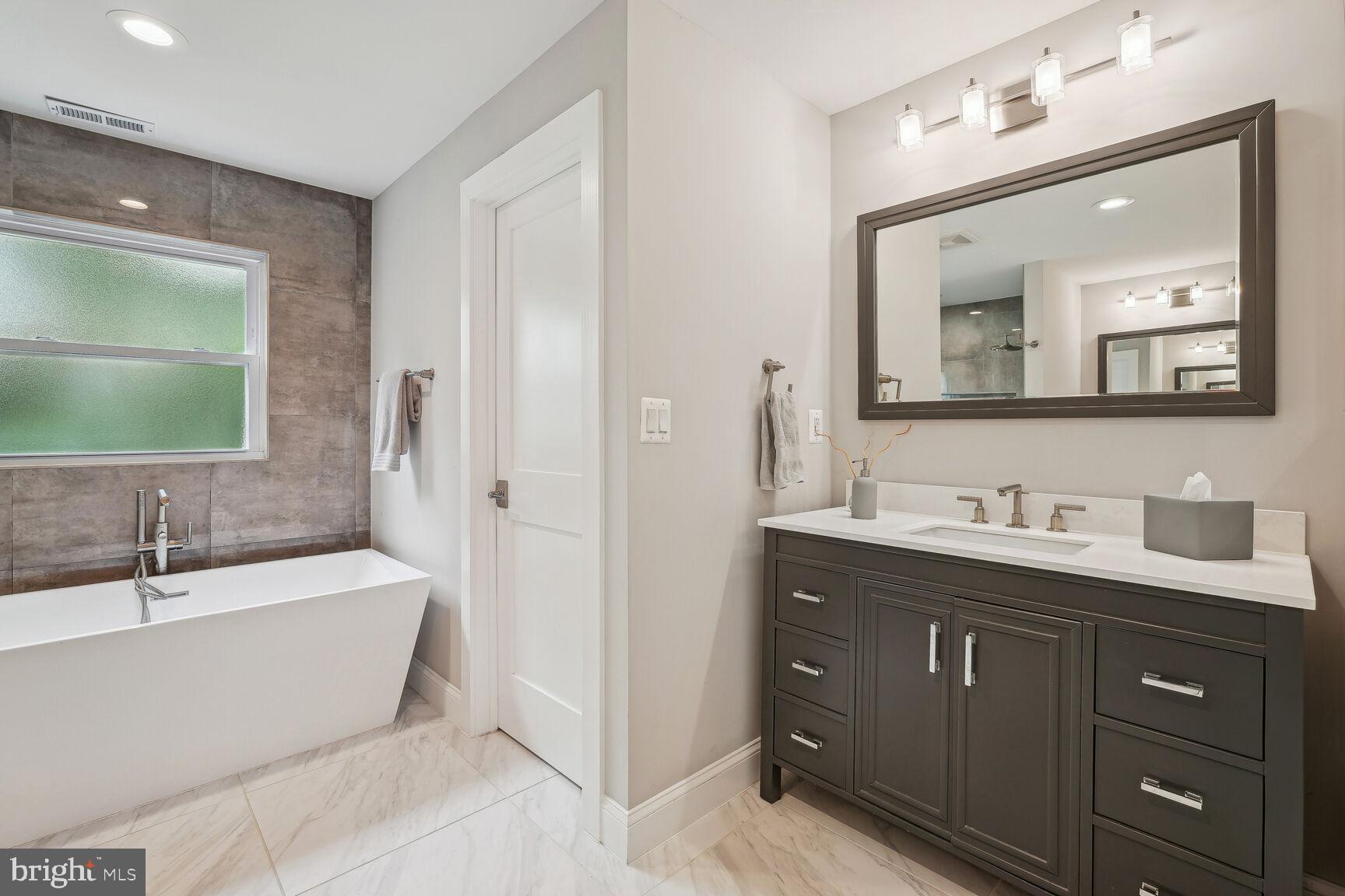 BEVERLY FARMS - Residential