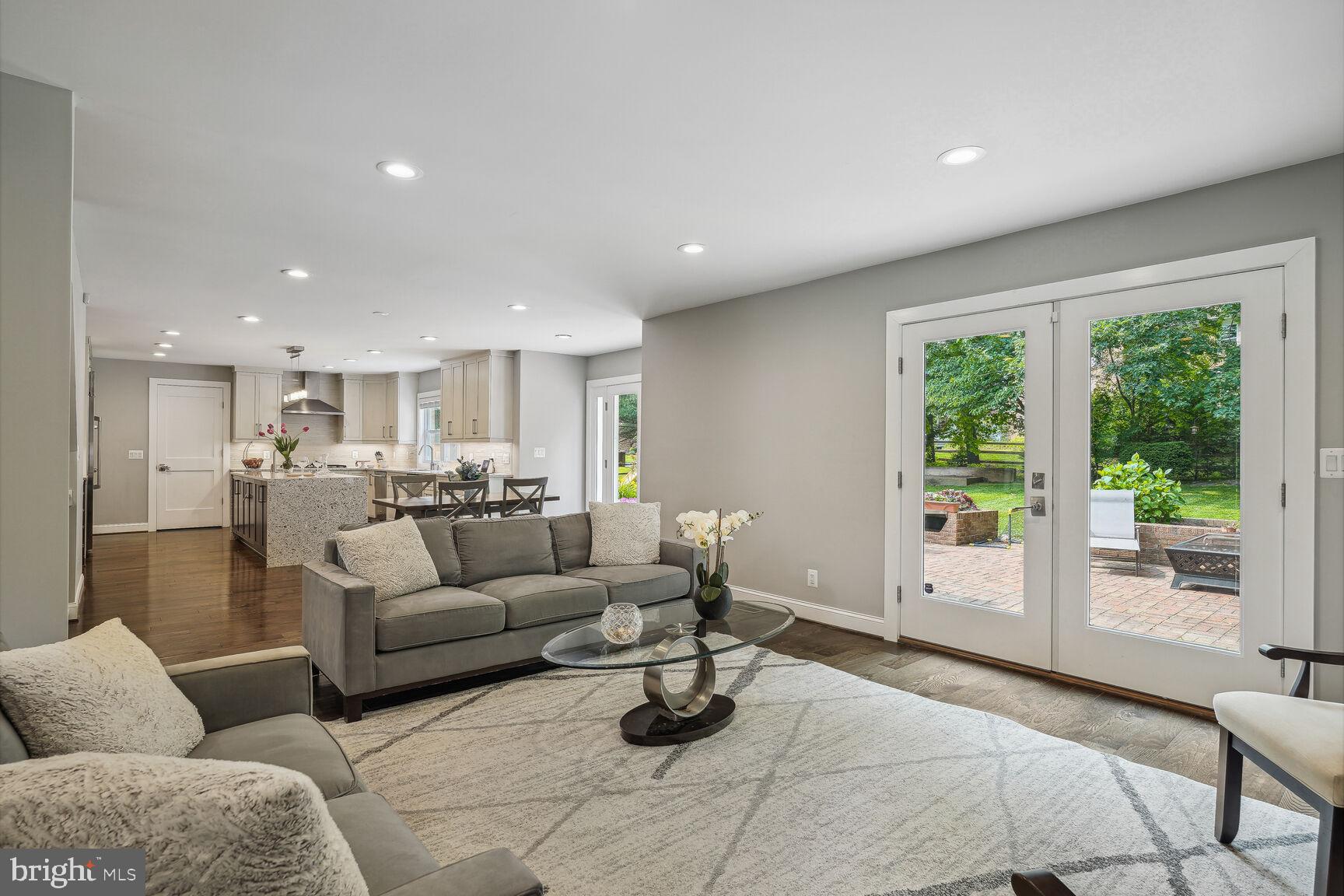 BEVERLY FARMS - Residential