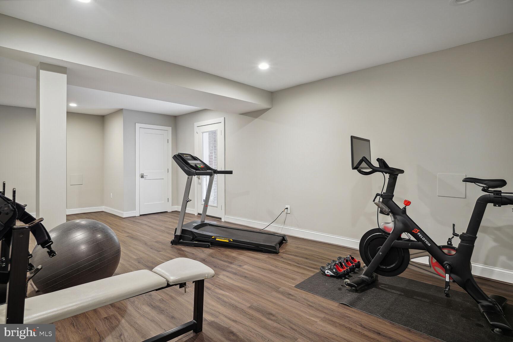 BEVERLY FARMS - Residential