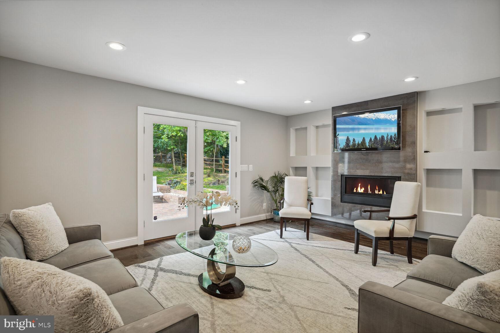 BEVERLY FARMS - Residential