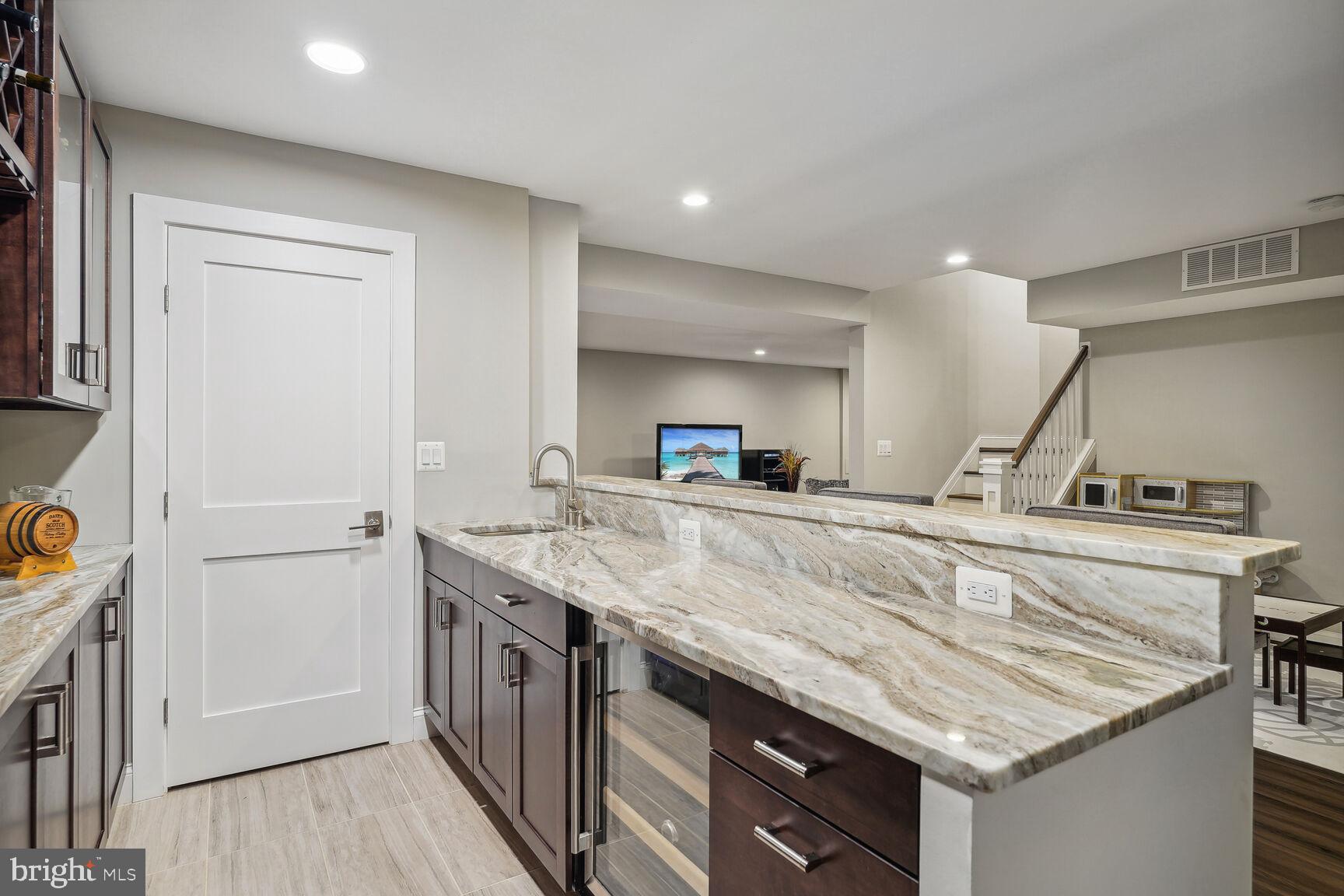 BEVERLY FARMS - Residential