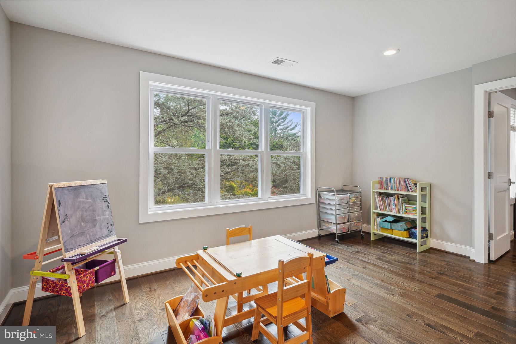 BEVERLY FARMS - Residential