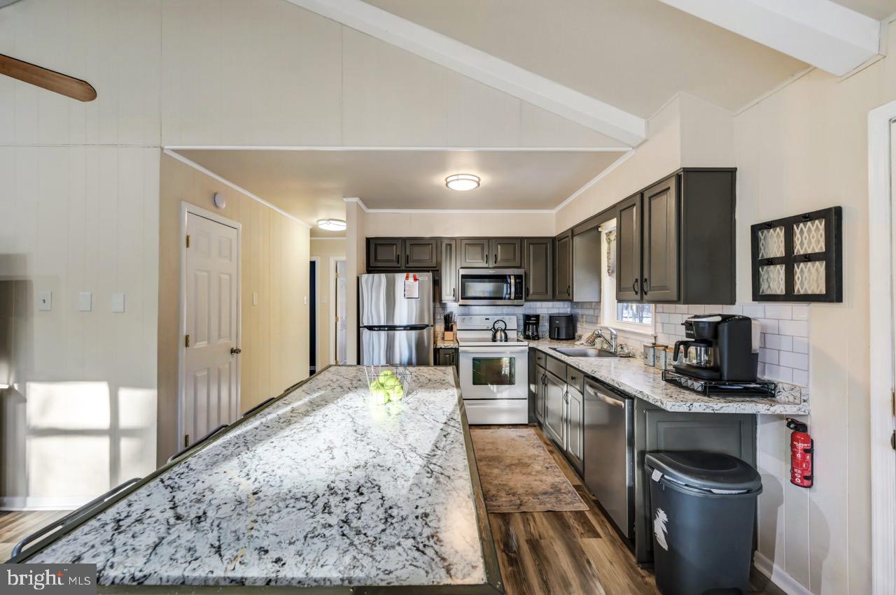 BRIER CREST WOODS - Residential