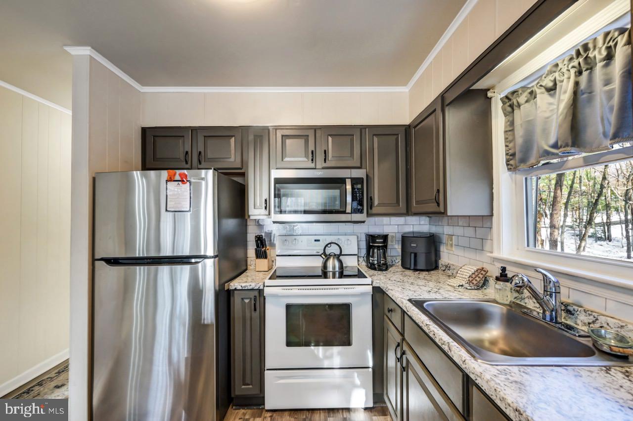 BRIER CREST WOODS - Residential