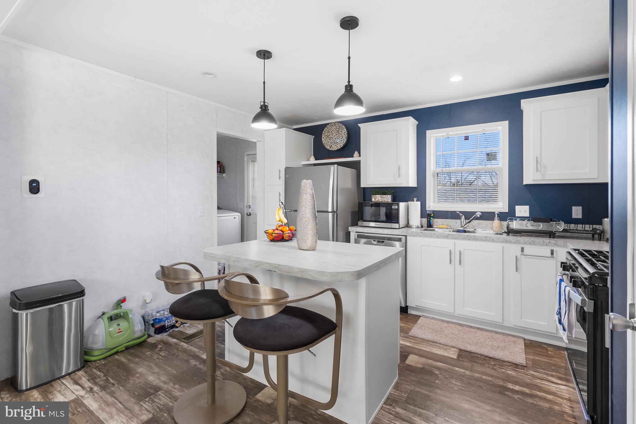 MURRAY MANOR - Residential