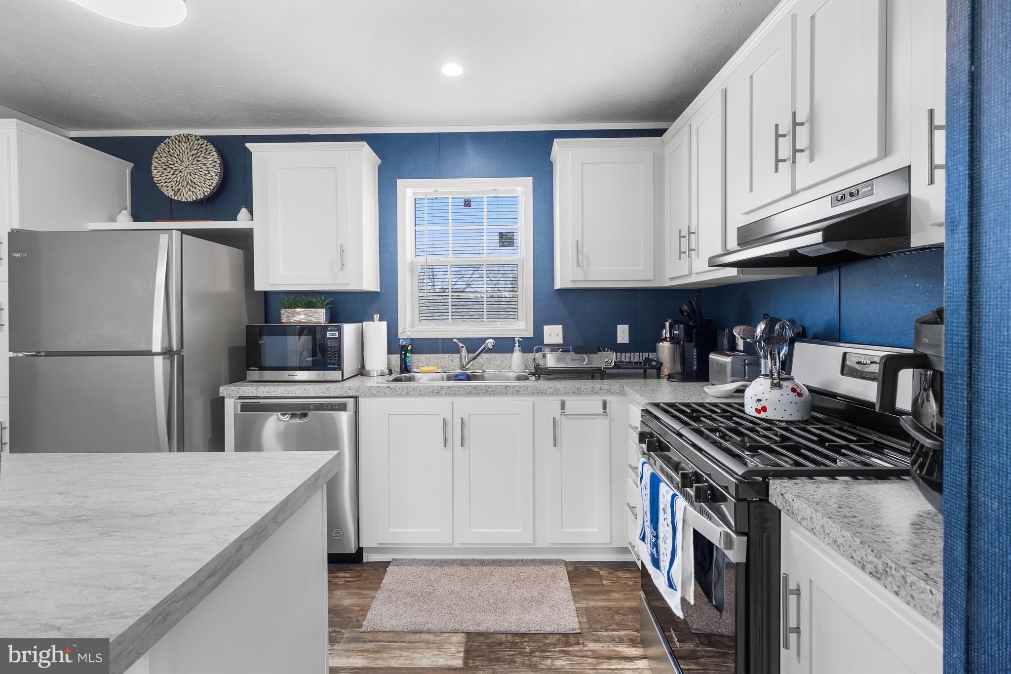 MURRAY MANOR - Residential