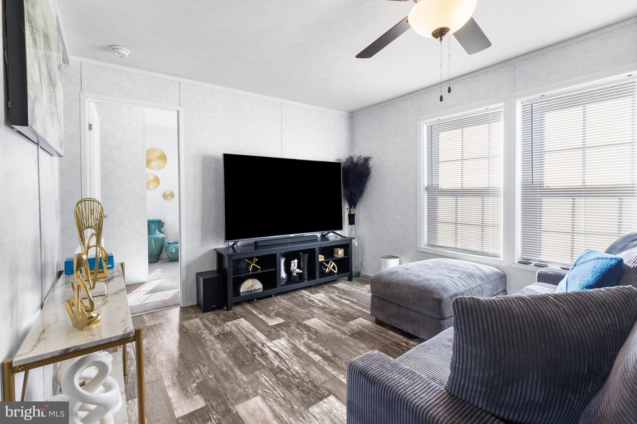 MURRAY MANOR - Residential