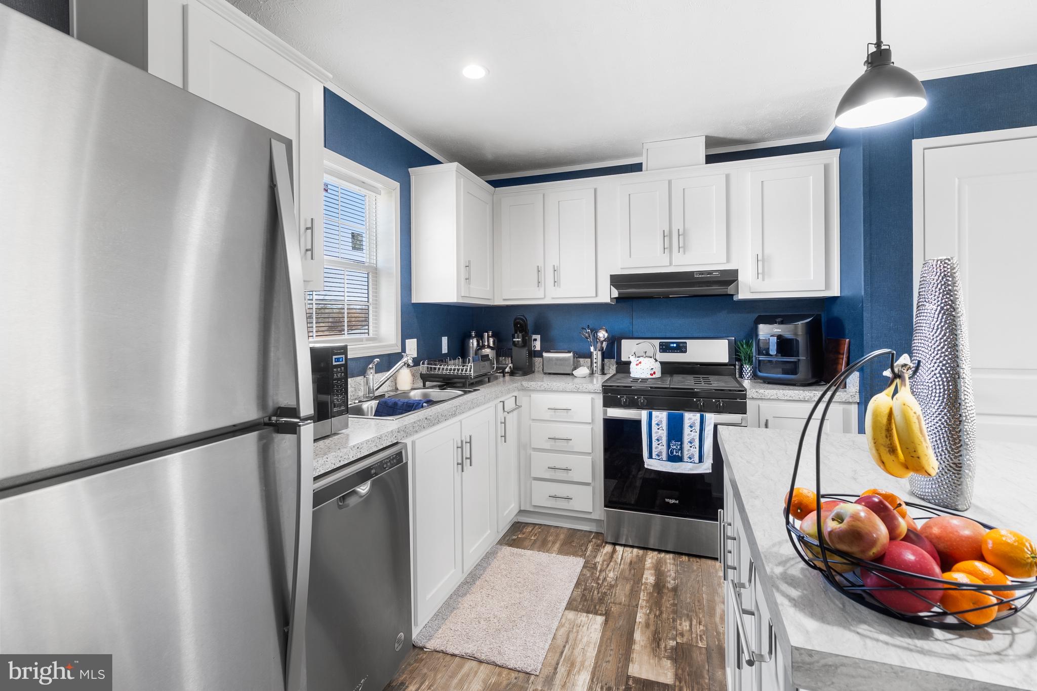 MURRAY MANOR - Residential