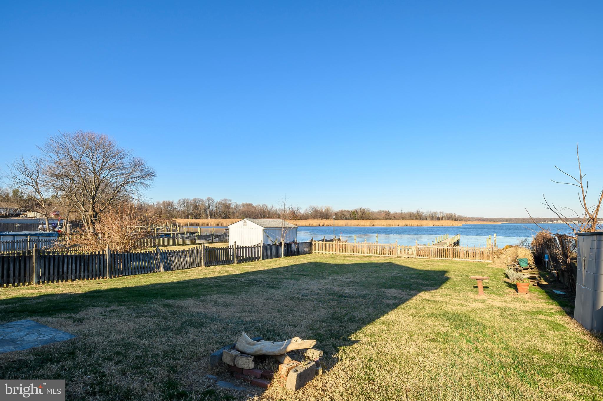 BRIGHT LIGHT SHORES - Residential