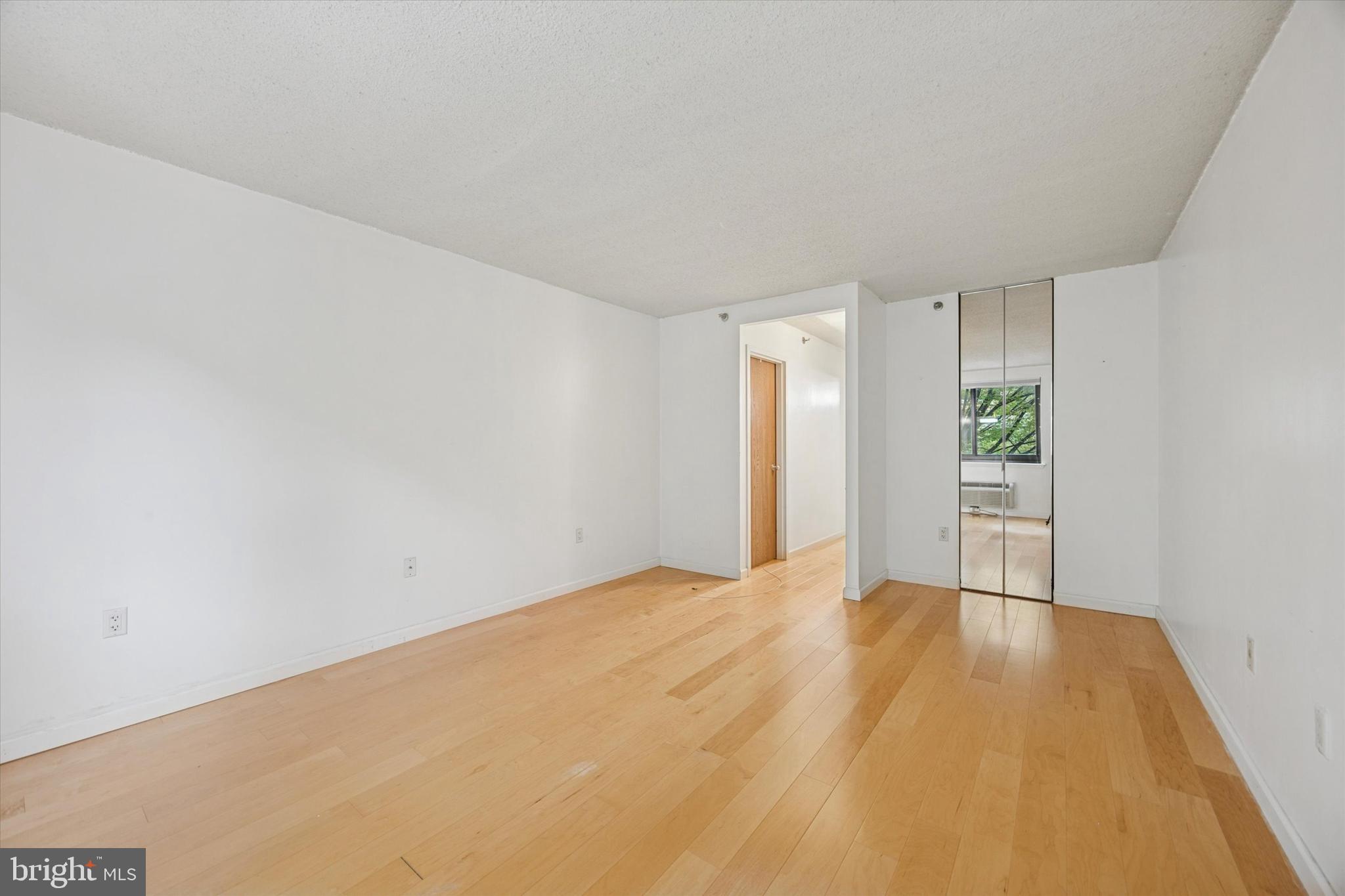 LOGAN SQUARE - Residential Lease