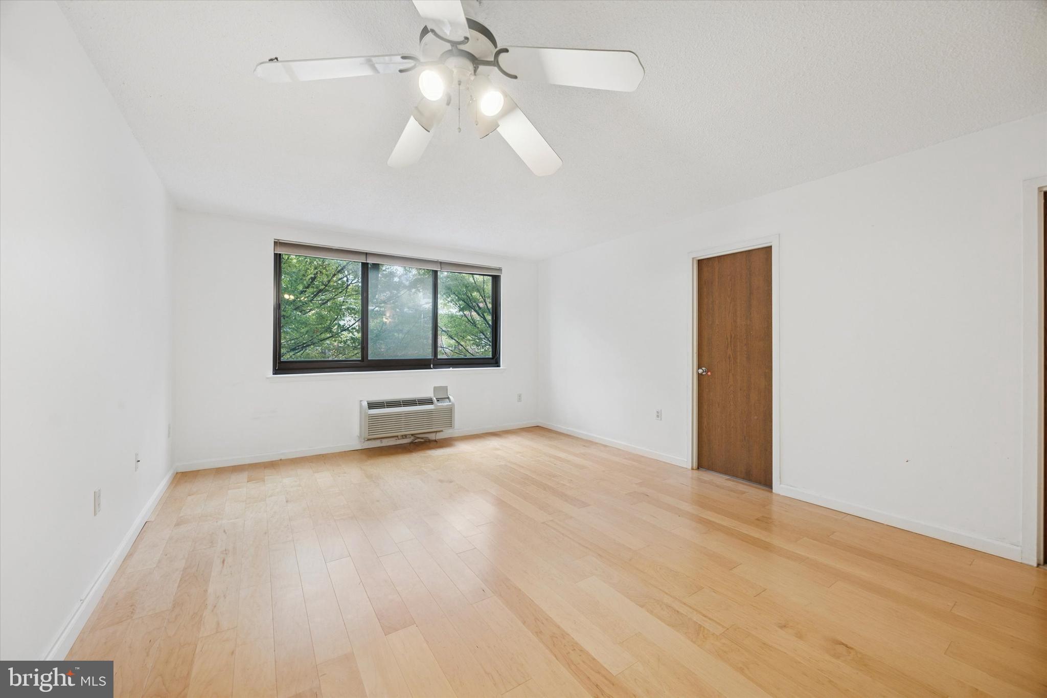 LOGAN SQUARE - Residential Lease