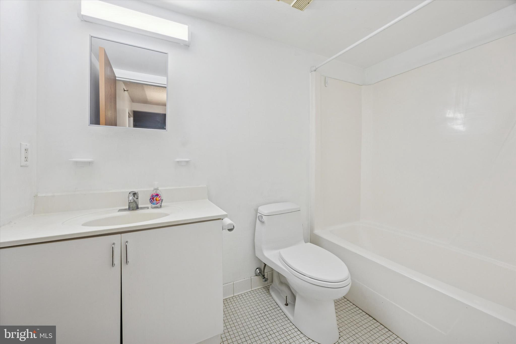 LOGAN SQUARE - Residential Lease